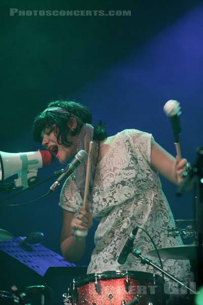 SOKO - 2008-11-15 - PARIS - La Cigale - 